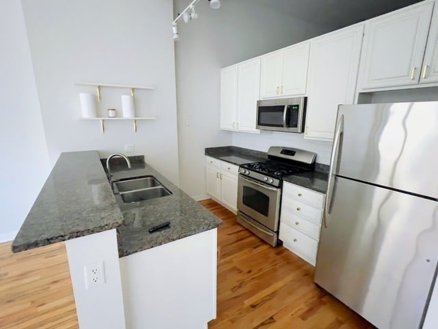 Photo - 1224 W Van Buren St