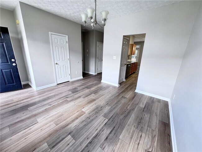 Photo - 3044 Kentmere Dr
