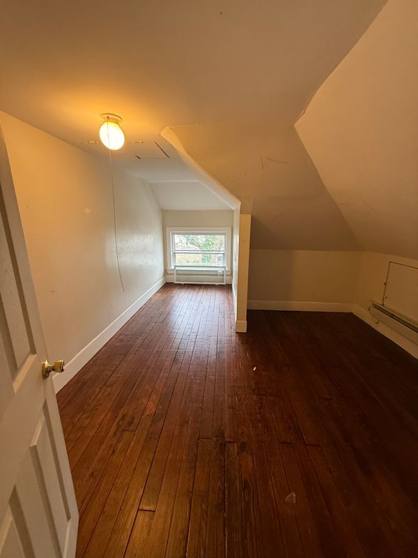 Photo - 384 Tower St