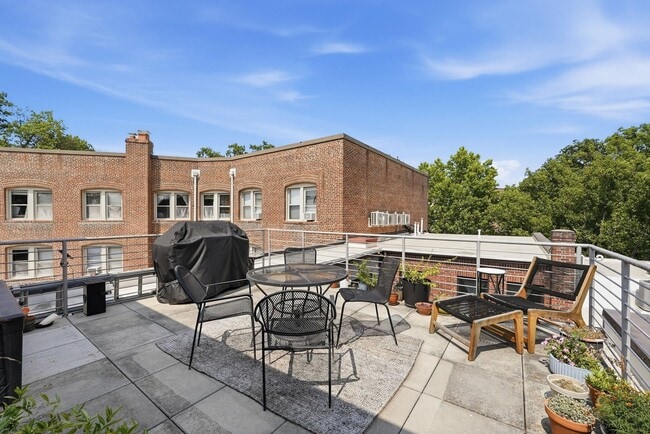 Building Photo - 2852 Connecticut Ave NW Unit 9