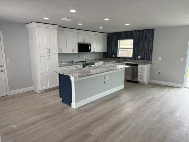 Photo - 168 Las Palmas