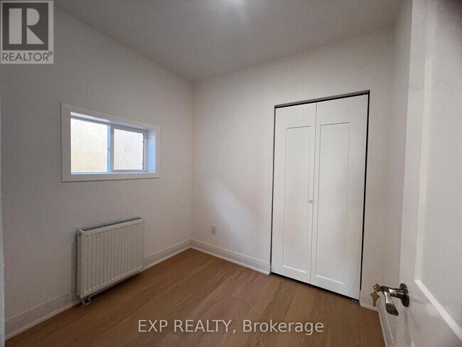 Photo - 804A St Clair Ave W