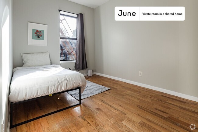 Building Photo - Private bedroom in 4 bed/2 bath Home