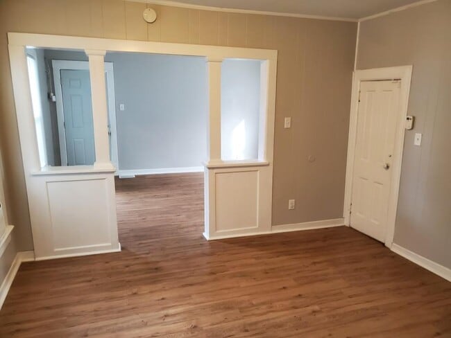 Photo - 813 Division St