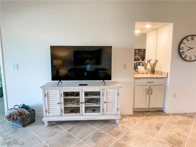 Building Photo - 16000 Grassland Ln Unit 3127