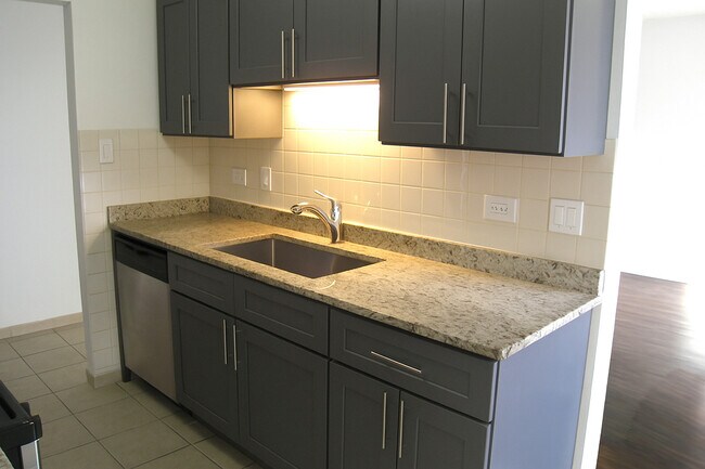 Photo - 187 Pickwick Dr Unit 3F