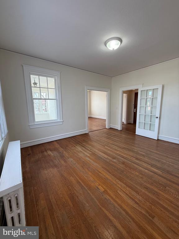 Photo - 702 Prince Edward St