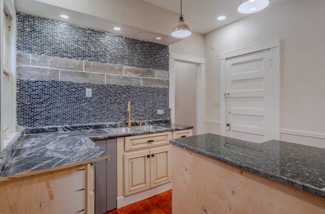 Building Photo - 3239-3241 W Juneau Ave Unit 3241