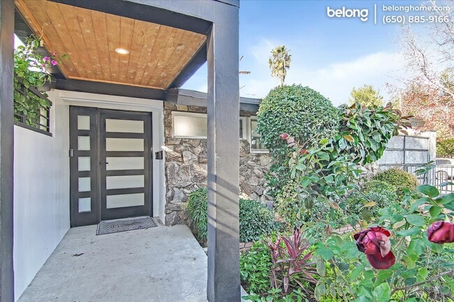 Photo - 6513 Corbin Ave