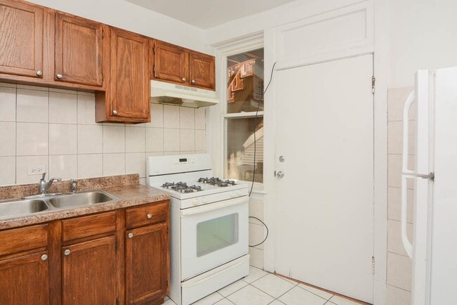 Photo - 2921 W George St Unit 2