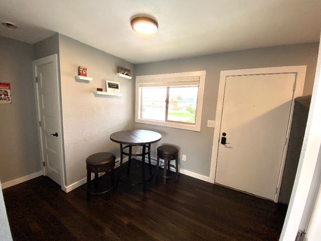 187 Glenwood Dr Unit A