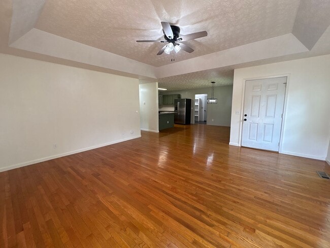 Photo - 671 Circle Dr