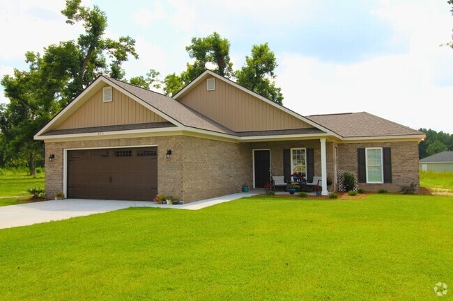 Building Photo - 215 Silverthorn Dr Rental