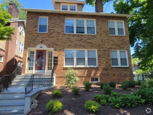Building Photo - 30 Walnut Pkwy Unit 1 Rental