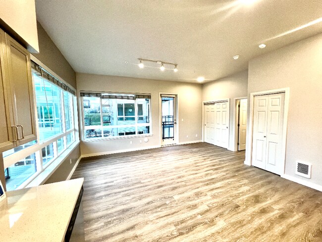 Photo - 2330 Yakima Ct Unidad E402