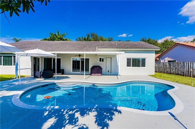 Photo - 7200 SW 20th St