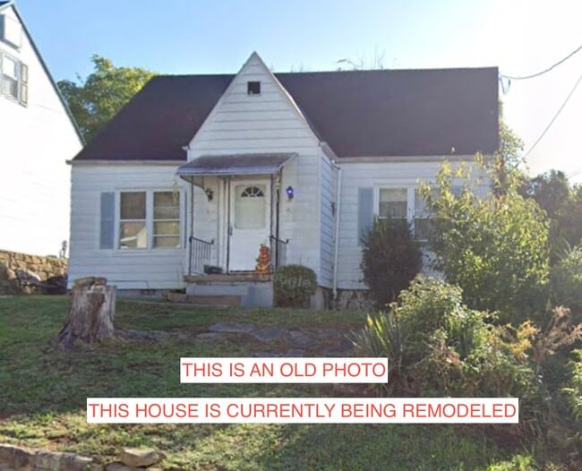 Building Photo - 1206 Westwood Dr