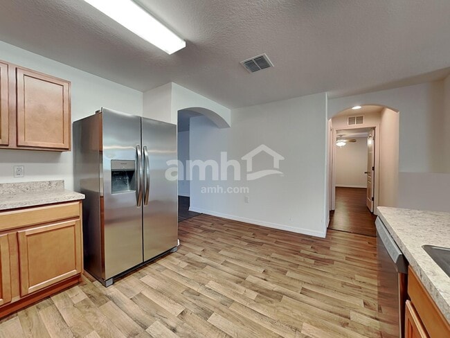 Photo - 733 Chatham Walk