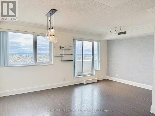 Photo - 1 Uptown Dr Unit Rg5