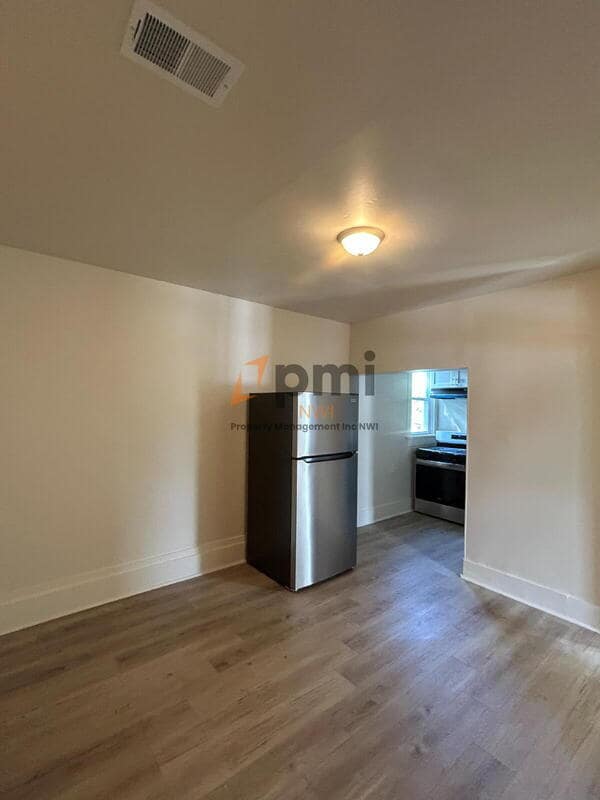 Photo - 287 1/2 Washington Street Unit 2