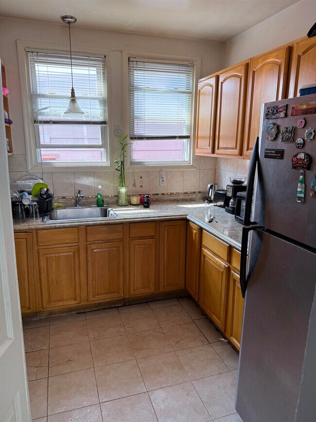 1501 76th St Unit 2