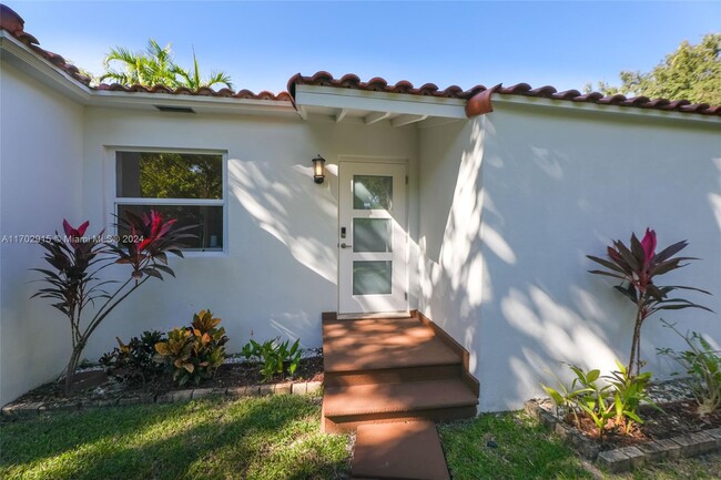 2441 Swanson Ave