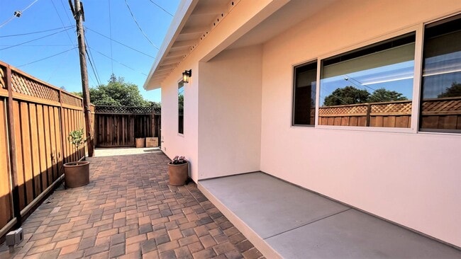 Photo - 2BD/2BA Sunnyvale Modern Home Near Apple Campus