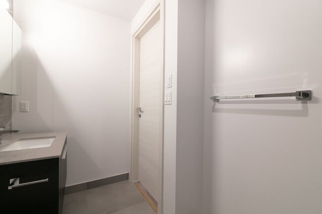 Photo - 30 Saint-Joseph Est Unit 703