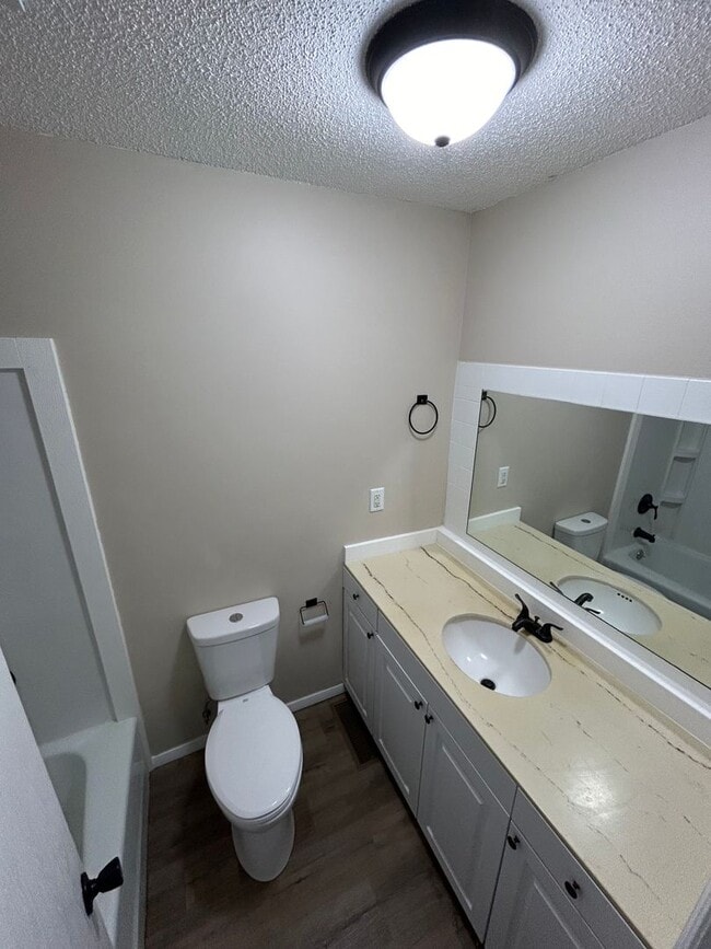 Photo - 2804-2806 N. Kaster Crt. Unit #2806