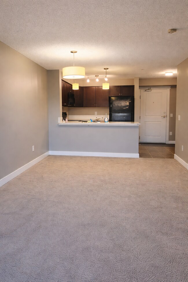 Photo - 3715 Whitelaw Ln NW Unité 113