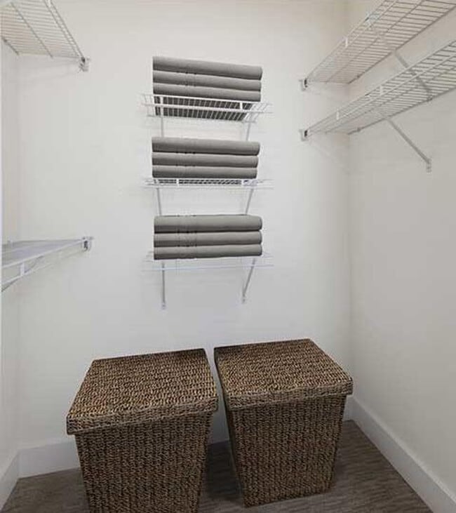 Photo - 2400 W El Camino Real Unidad ID1275674P