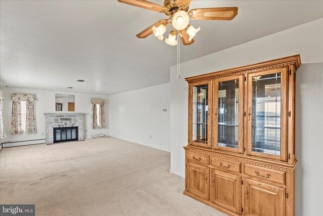 Photo - 1055 S Main St