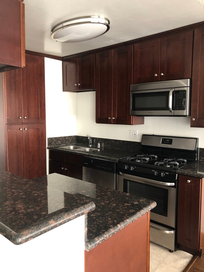 Photo - 11514 Rochester Ave Apartments Unit 104