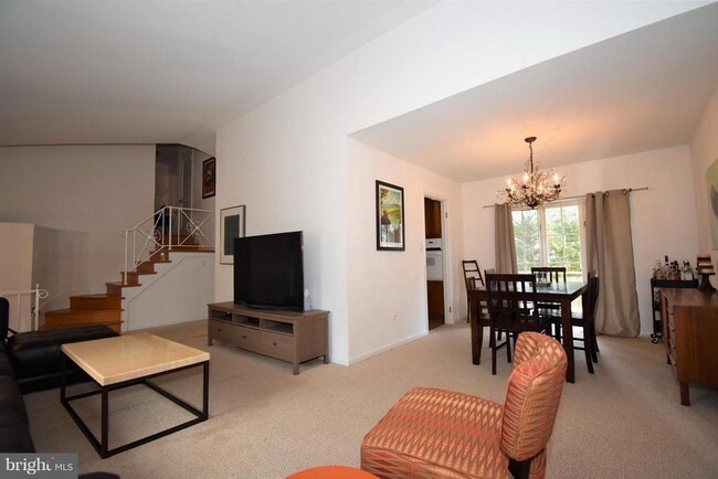 Photo - 6405 Middleburg Ln