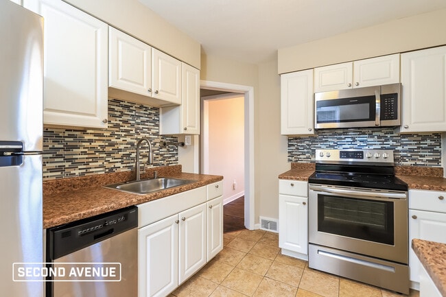 Photo - 3563 Middleboro Rd