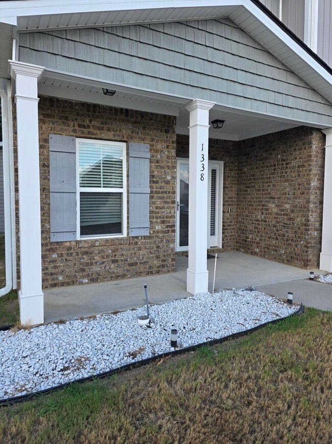 Photo - 1338 York Dr