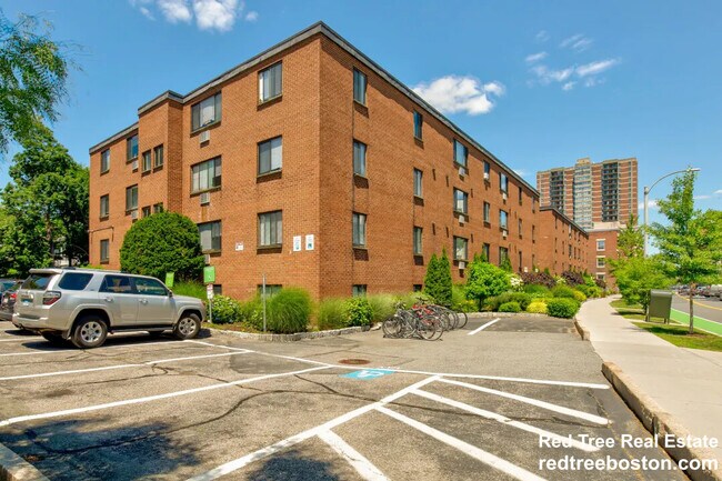 Photo - 230 Babcock St Unit 2G