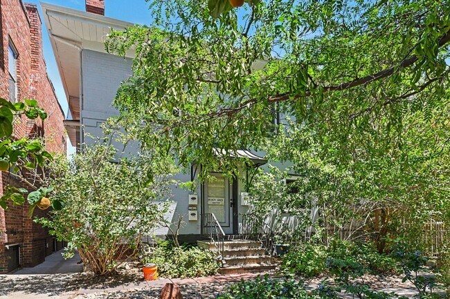 Photo - Historic Capitol Hill Apartment with Private Balcony