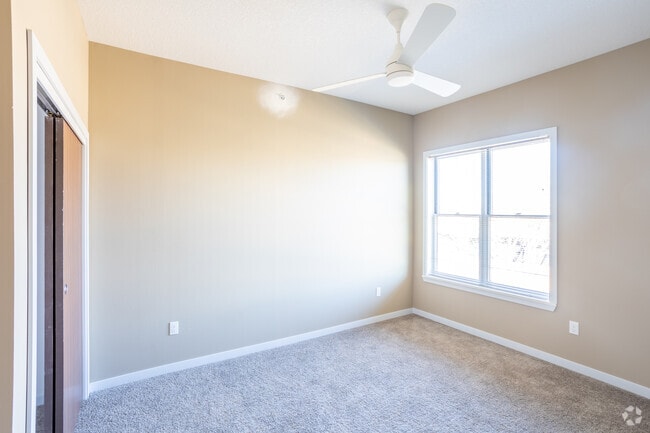 2BR, 2BA - 900SF - Second Bedroom