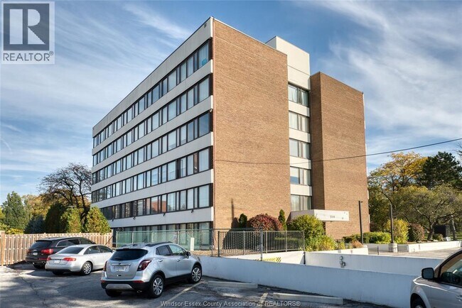 Photo - 2144 Pelissier St Unité 402