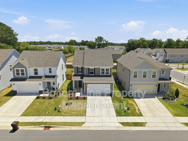 Photo - 24 Blackthorn Ln