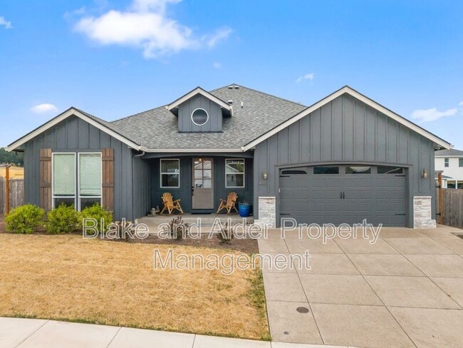Photo - 496 NW Cascade Mountain Dr