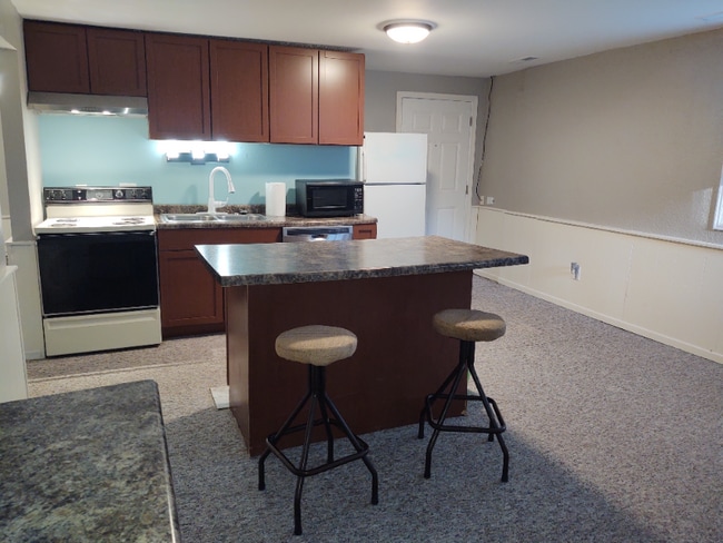 Photo - 635 W 25th St Apartment Unit 2