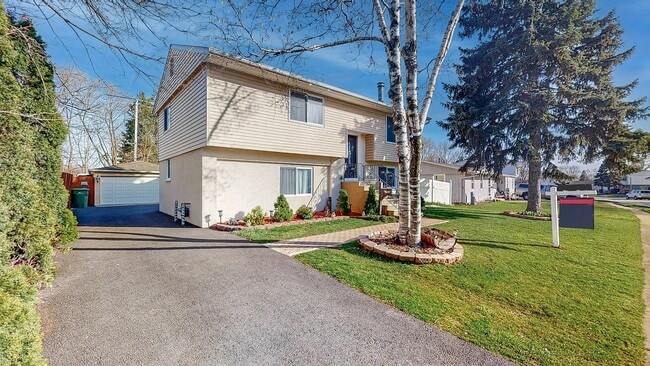 Photo - 717 Geneva Ave