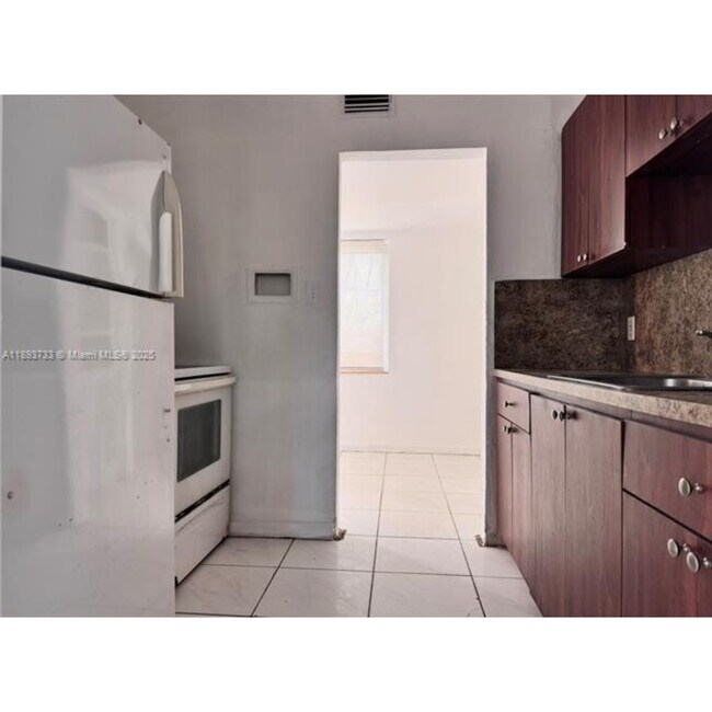 Photo - 550 NW 118th St