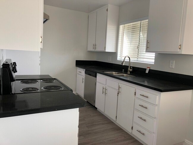 Photo - 2508 Highland Ave Unit B