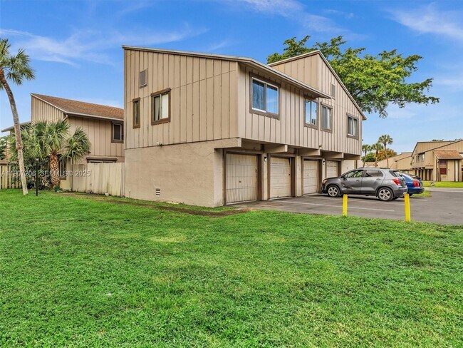 Building Photo - 5710 NW 21st St Unit 36-B