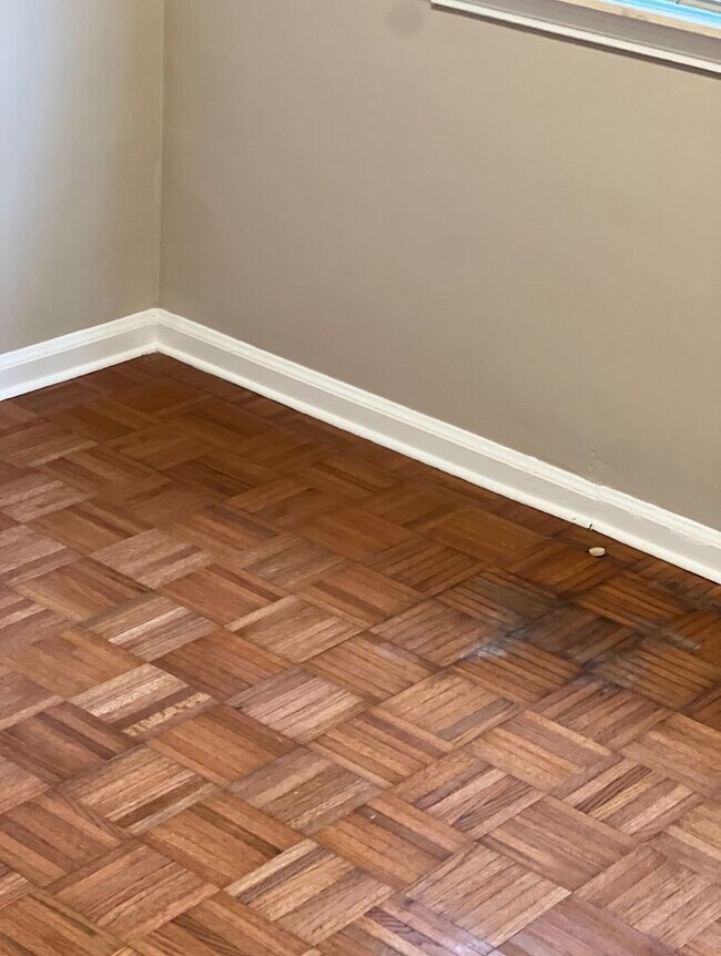 Photo - 3293 Talbot St