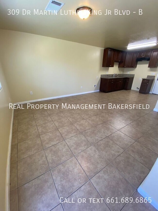 Photo - 309 Dr Martin Luther King Blvd, Unit B - Z... Unit B