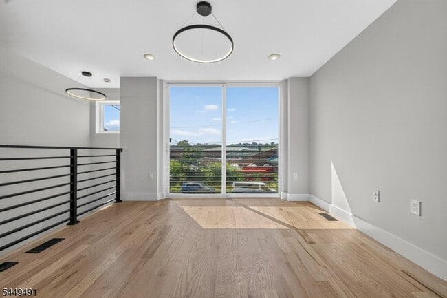 62 Hillside Ave Unit 1